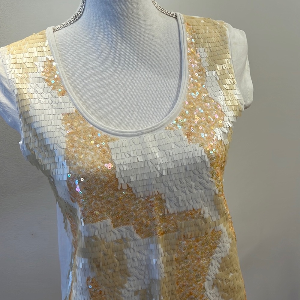 ESCADA GORGEOUS Sport T-SHIRT white and cream Beaded Mint Condition Size S